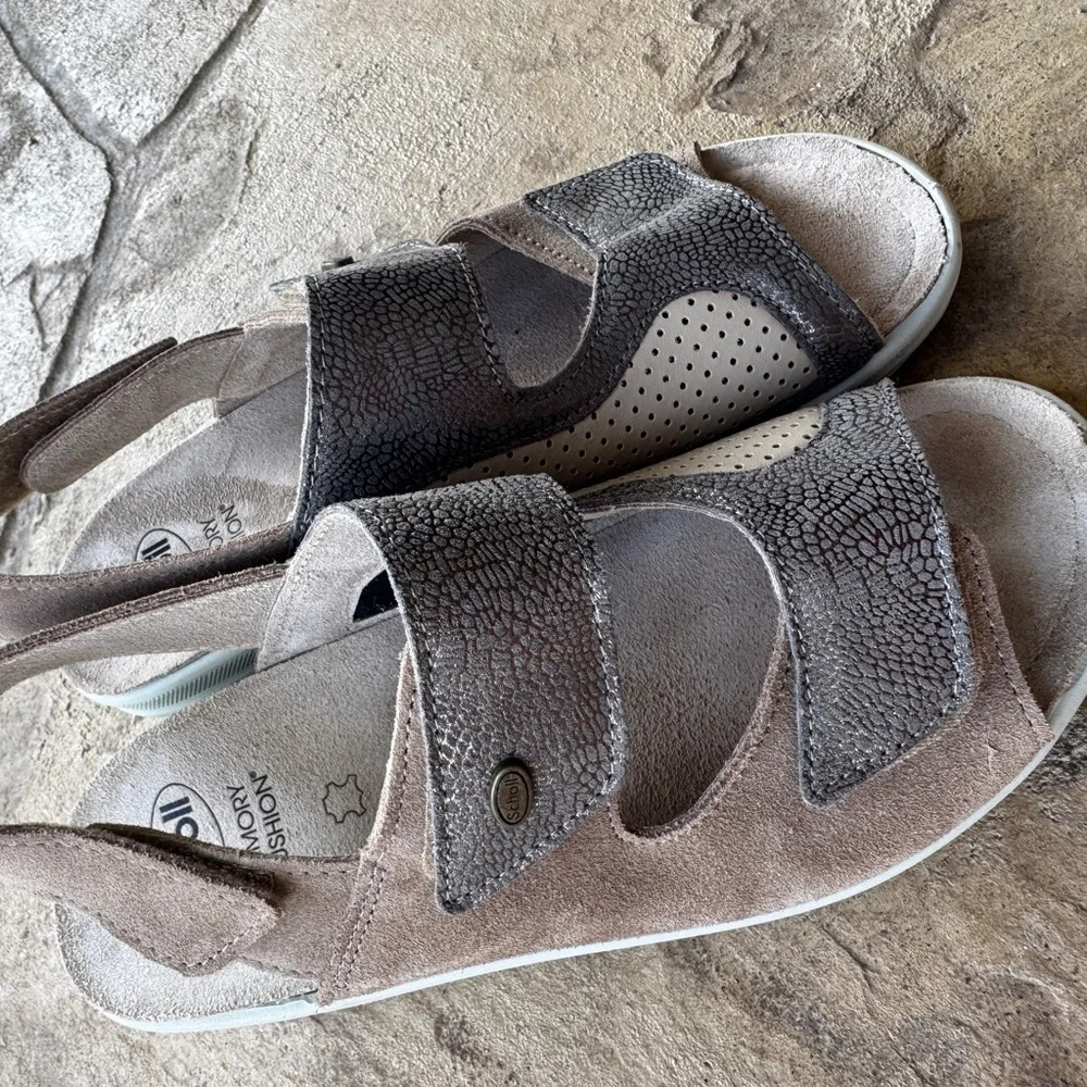 Scholl Comfort Sandals With Velcro Straps Beige Wedge Removable Insole Size 38